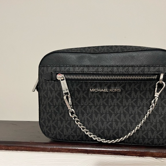 Michael Kors handbag - Picture 2 of 2